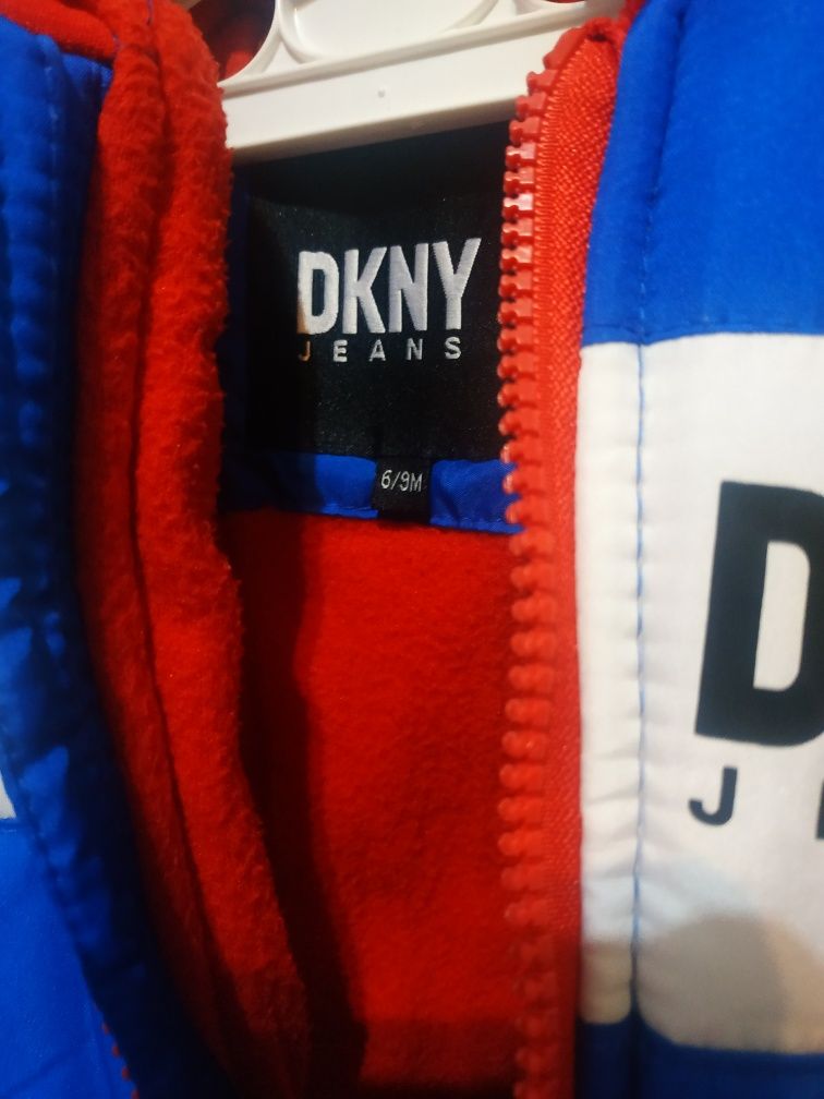 Salopetă bebe DKNY căptușită 6-9 luni