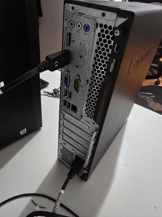 Calculator/PC/Stație ThinkCentre I5 7400, 16 GB RAM