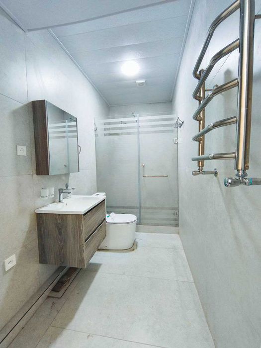 Самарканд шахрида 2 хонали, 8-қаватда жойлашган квартира сотилади.