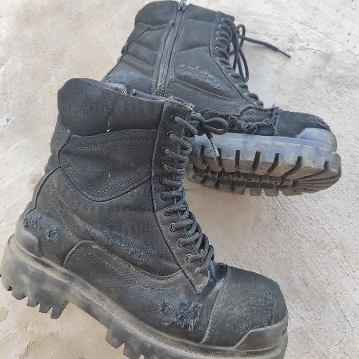 Balenciaga strike boots