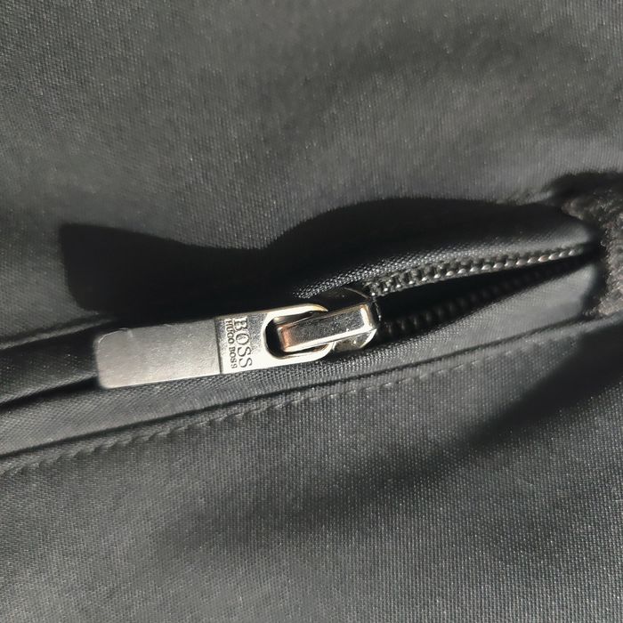 Vând geaca HUGO BOSS