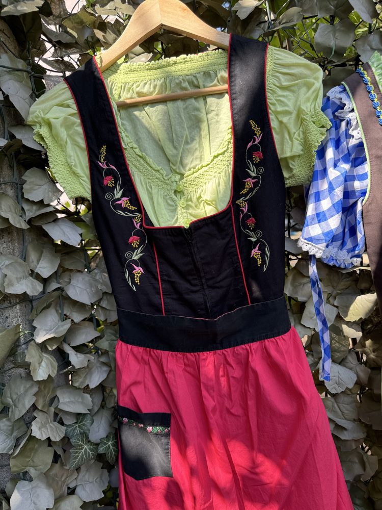 Port austriac, dirndl, Tirol, vesta lana jacheta lana
