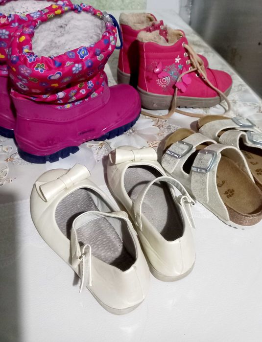 Детская обувь. Для девочки