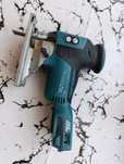 Продавам  Makita DJV181 трион
