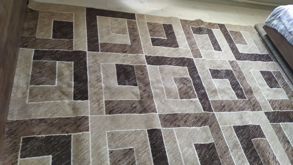 Продам ковры 2 штуки