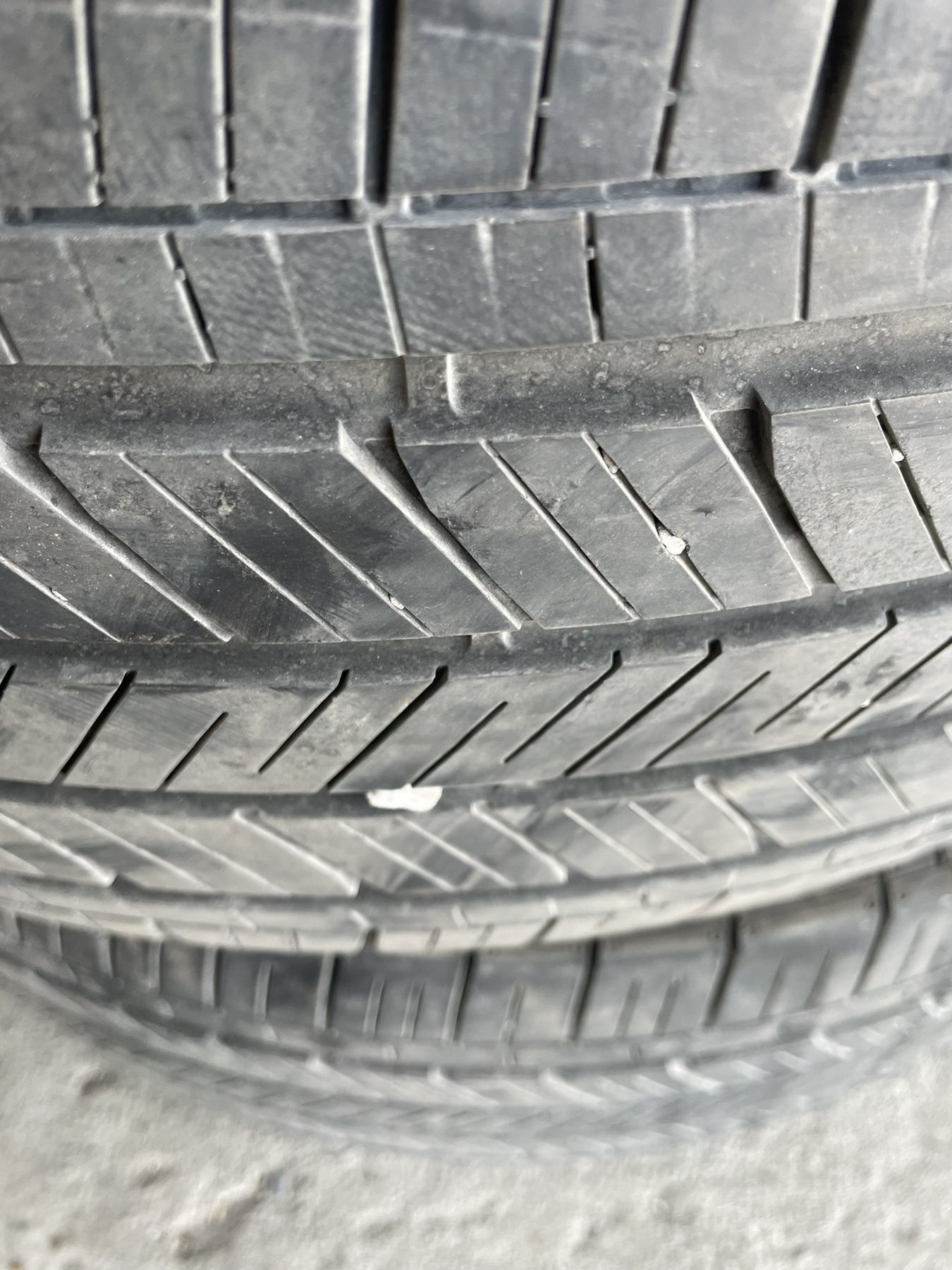 гумu 235 /55 / R19 Goodyear