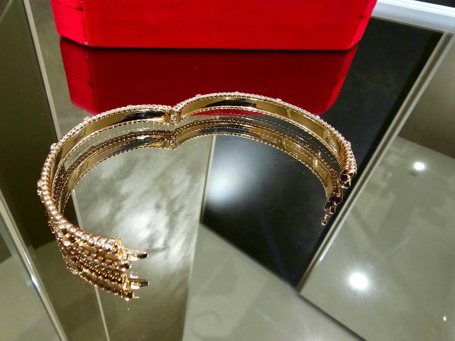 Van Cleef & Arpels VCA Rose Gold Diamond Sweet Perlée Дамска Гривна