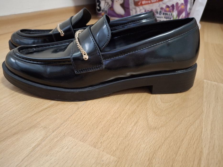 Черни луфъри зара