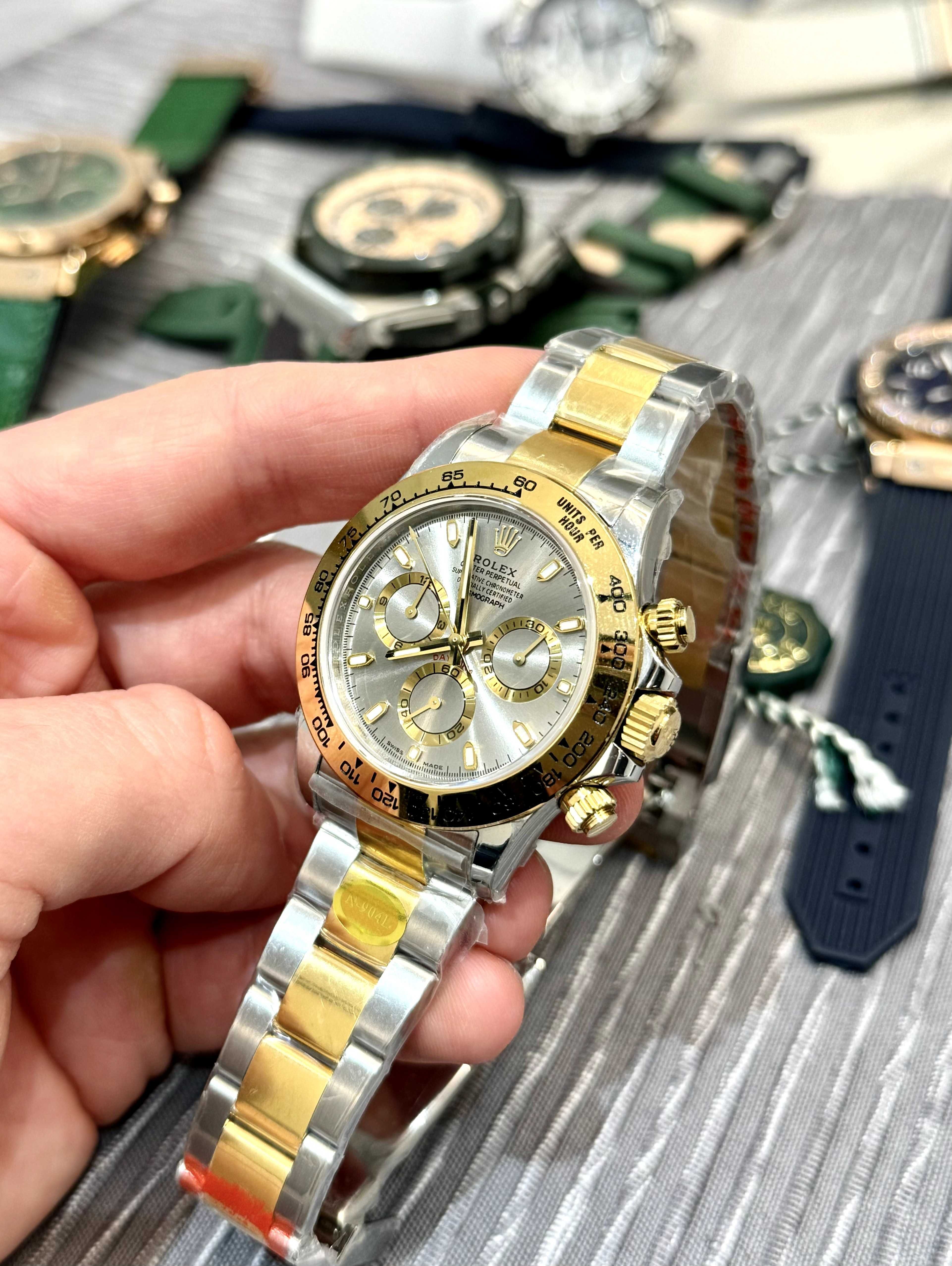 Часовници Rolex Daytona 4130 сребрист златен/сив циферблат