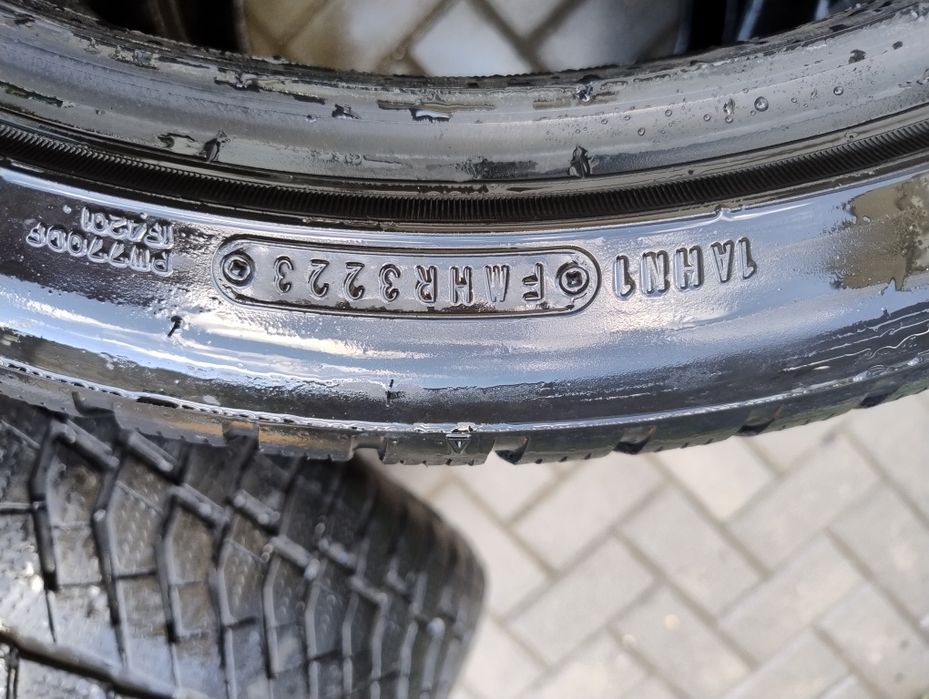 Vând set anvelope iarna 235/40/R19 FALKEN