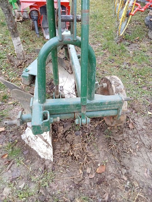 Vând plug 2 cormane