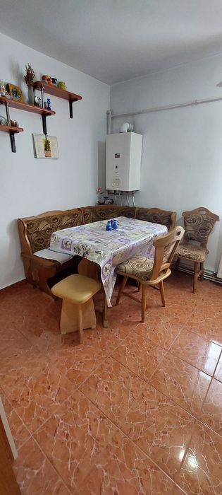 Vând apartament 2 camere zona pod Rm Sarat