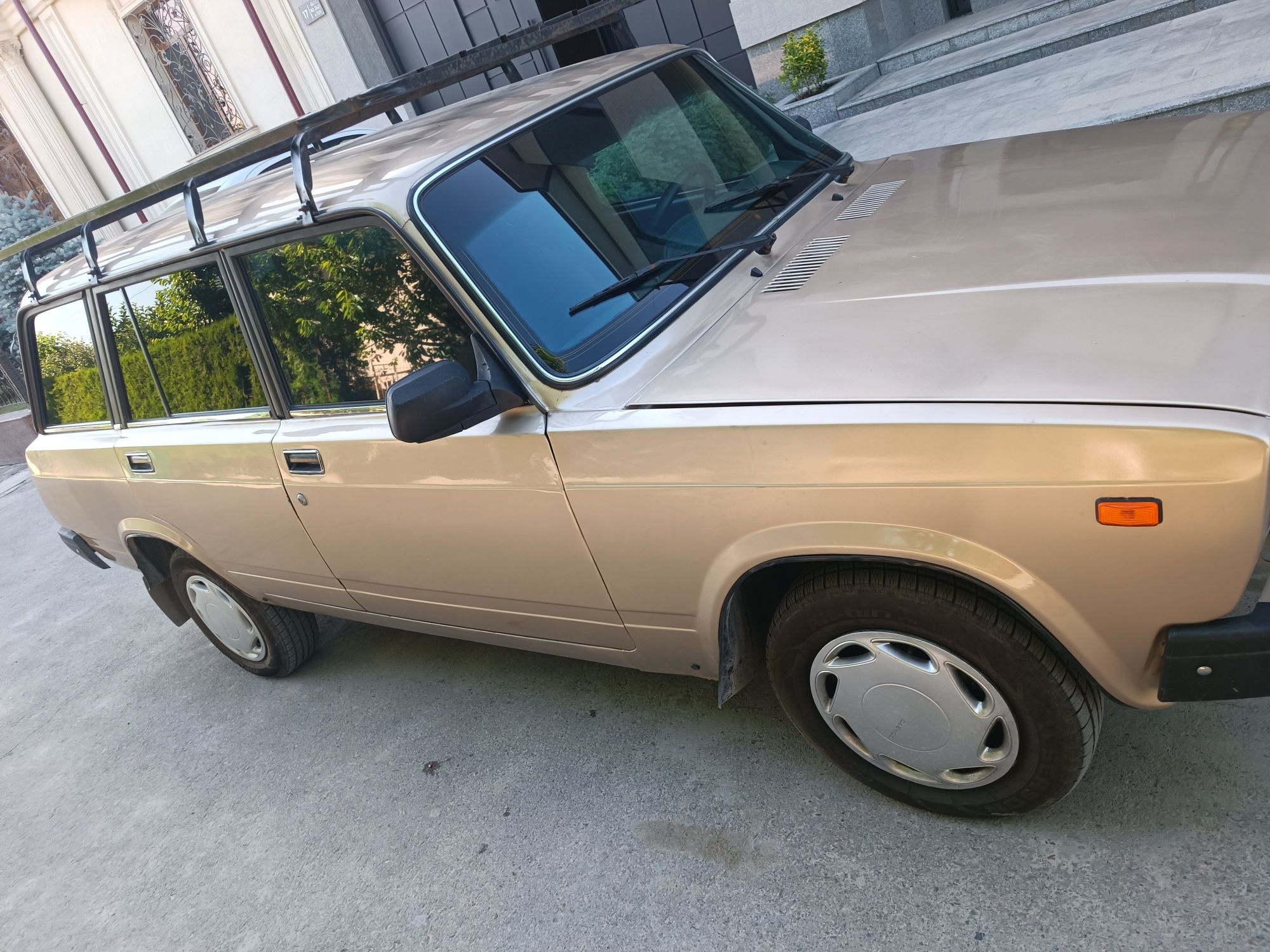 Lada Jiguli (2104)