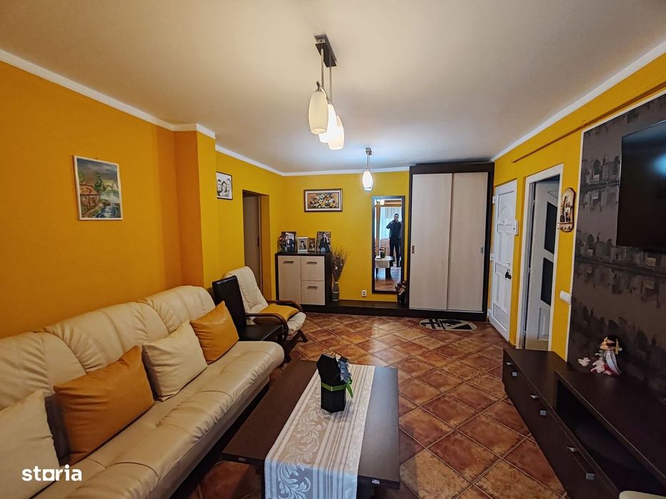 Apartament 3 camere + living, 70mp, Bradet renovat ,mobilat