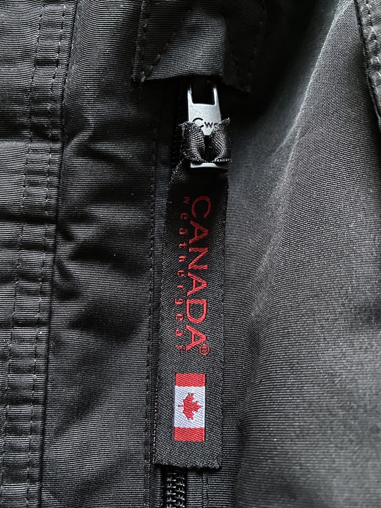 Geaca Canada weather gear maintains warmth with fur fax originala