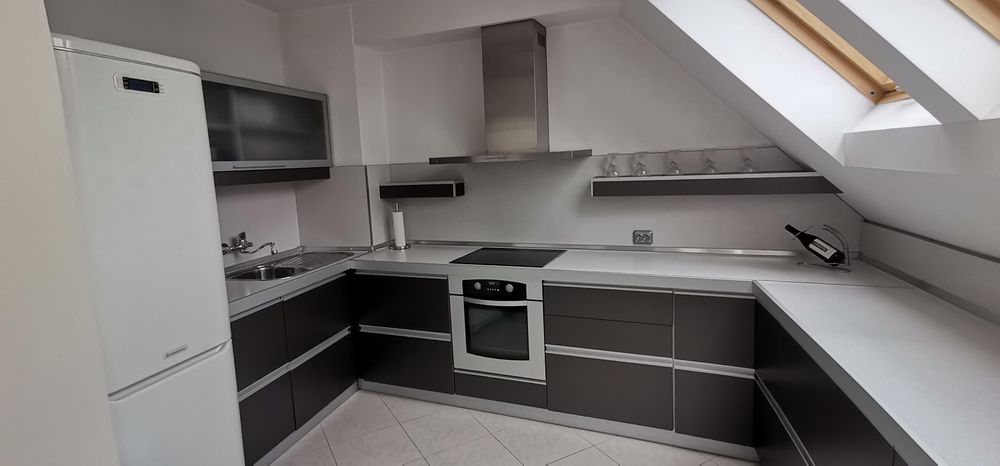 Дава се под наем Четиристаен апартамент в София, Студентски град - 200 кв.м за 980 € - Снимка #2