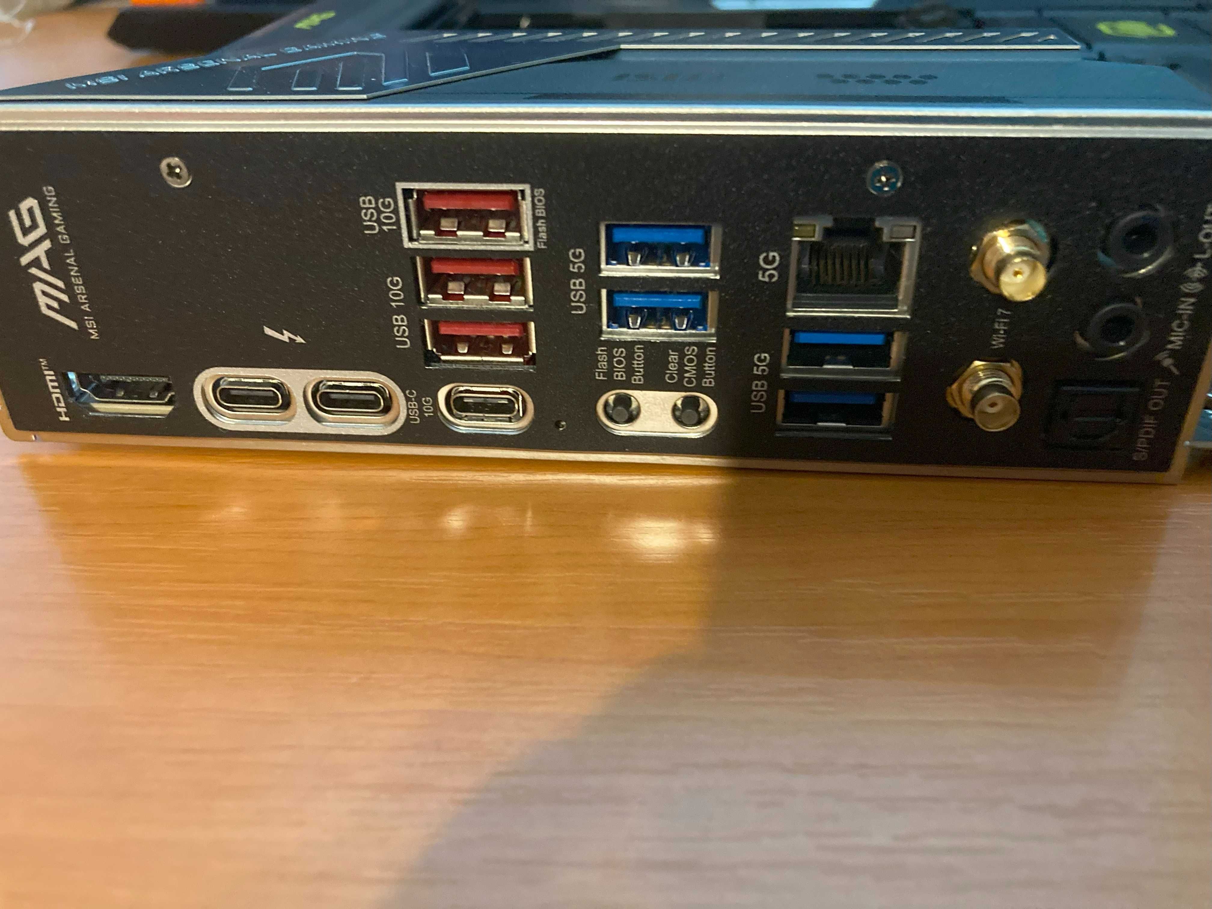 дъно MAG Z890 TOMAHAWK WIFI + процесор Intel Core Ultra 7 265K