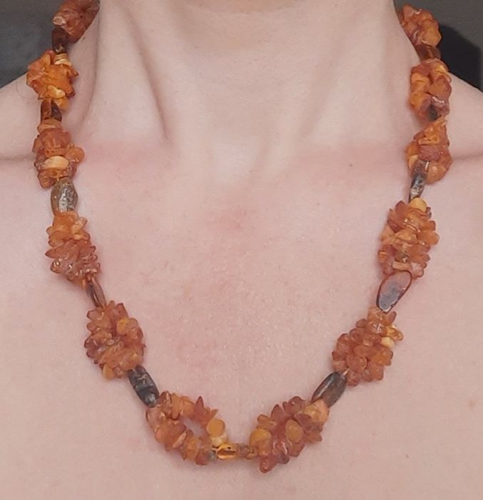 Ожерелье  из необработанного янтаря