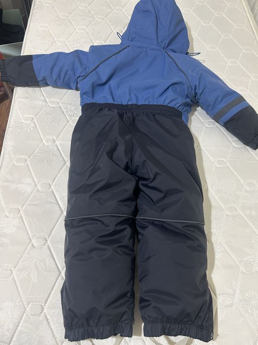 Зимний комбинизон 2-4 годика в отличном состоянии почти как новый