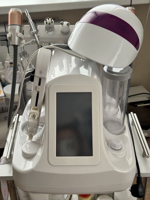 Продам многофункциональный косметологический АППАРАТ 8 в 1