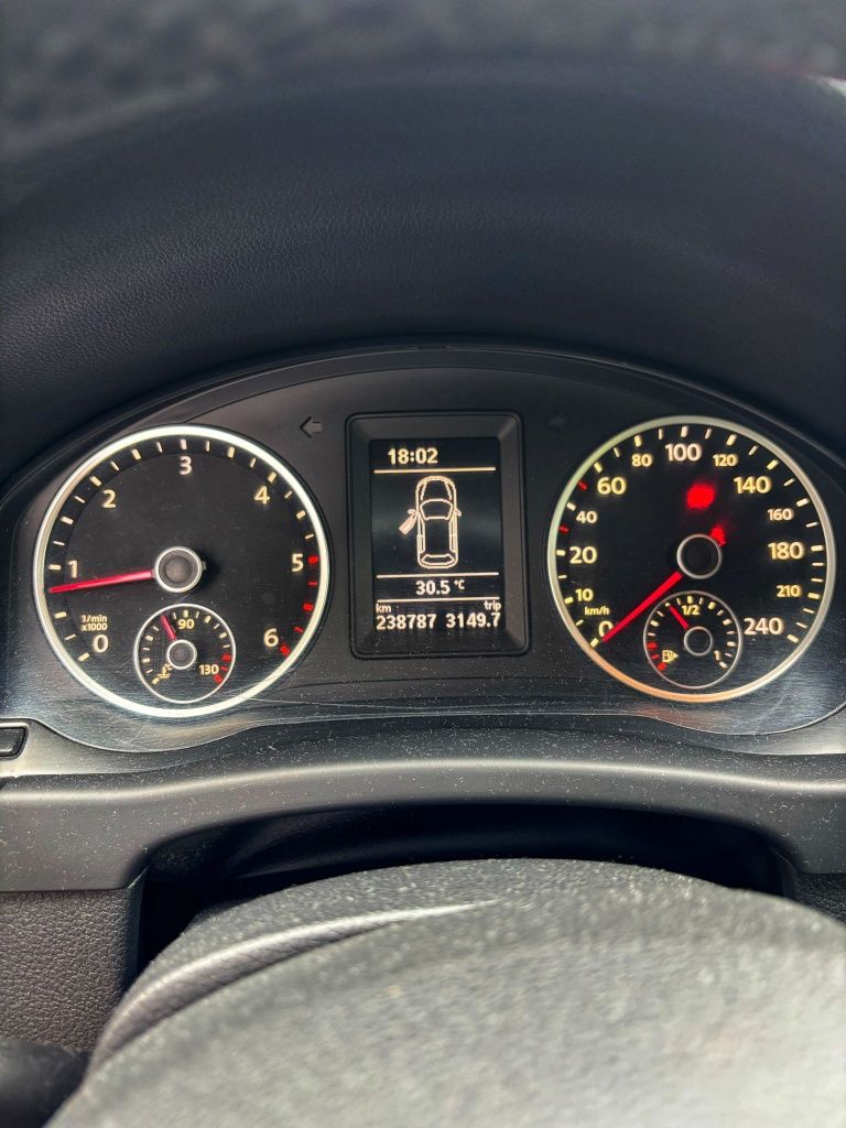 Vând Volskwagen Tiguan