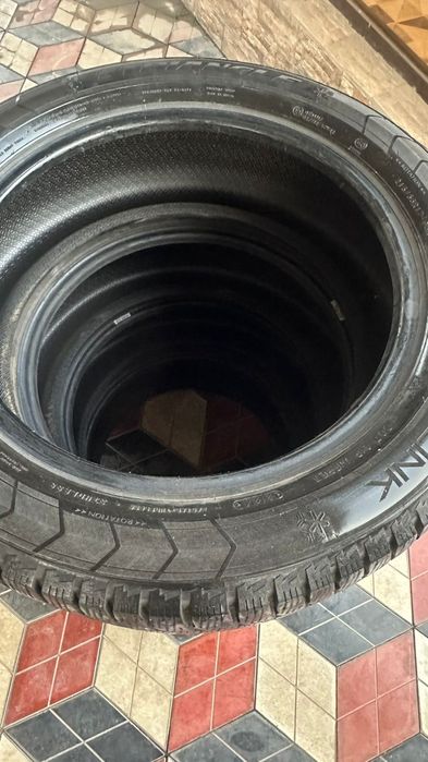 Шины зимний размер 215/55/17