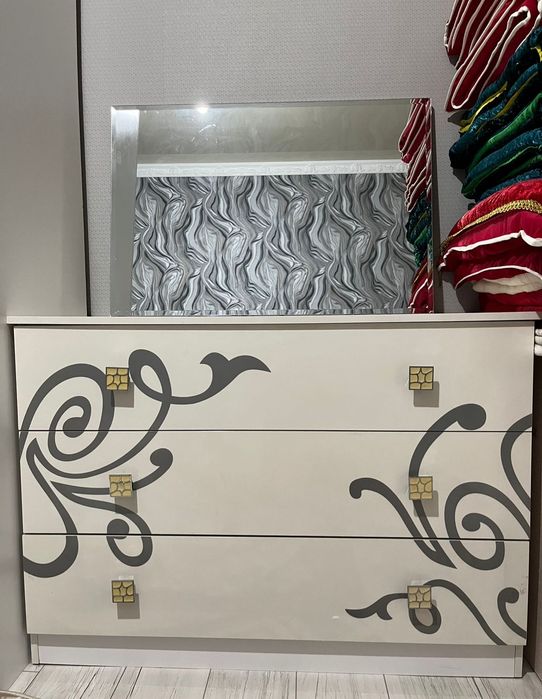 Шкаф   и   тумбочка