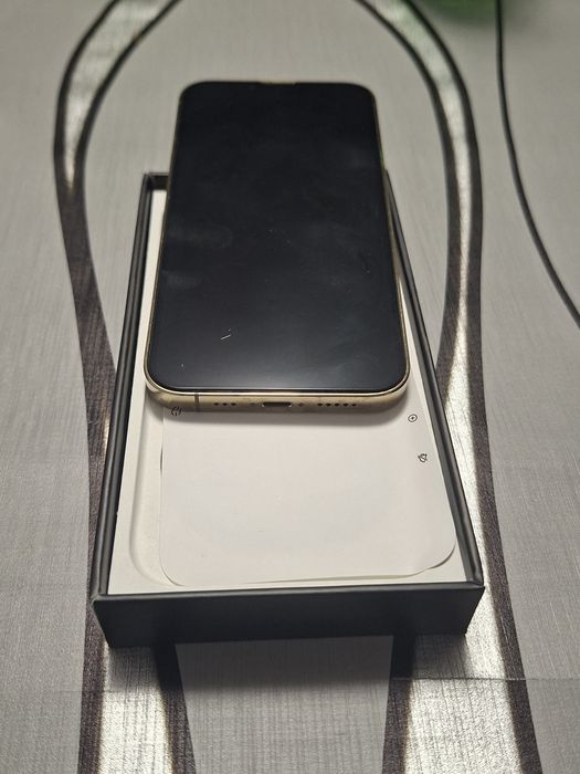 Vand Phone 13 Pro - 256 GB- Gold- Stare foarte bună