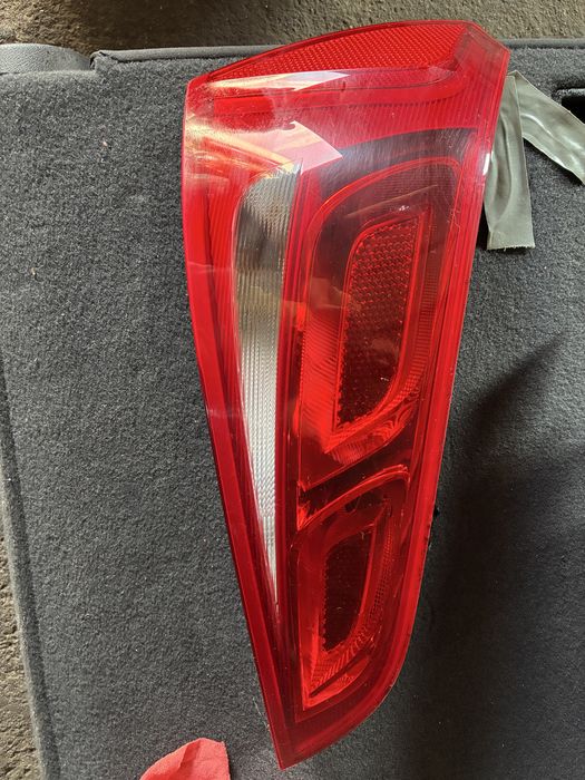 Tripla lampa stop spate audi q5 8R stanga dreapta