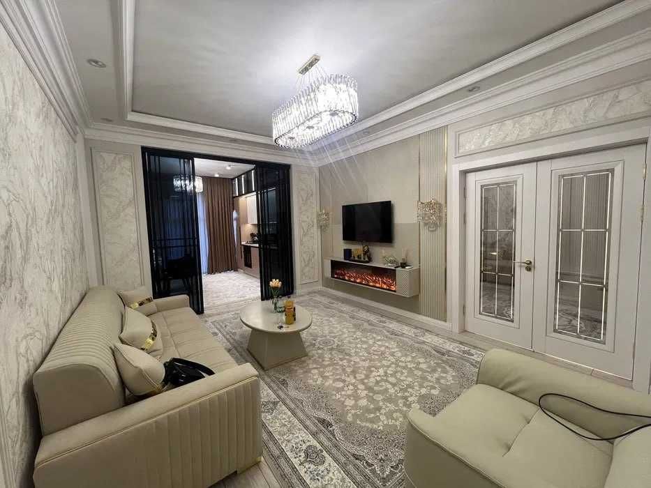 Barocco, 3 комн., евро, 5/10 этаж, Новомосковская, центр`