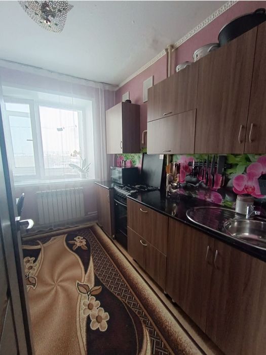 Продам кухонный гарнитур СРОЧНО! А так же холодильник