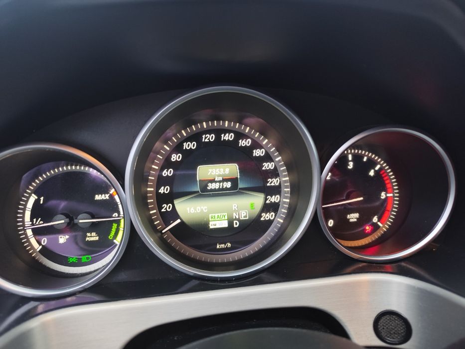 Mercedes e 300 hybrid vând sau schimb