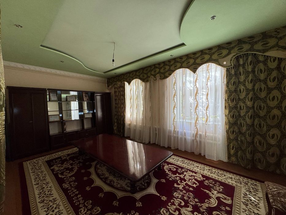 Сотилади 1,5 гектарли ховли йер