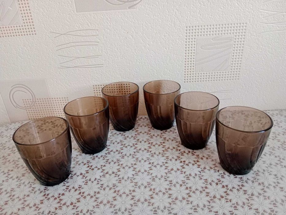 Фужеры, бокалы, стаканы, кружки, блюдца, шкатулки