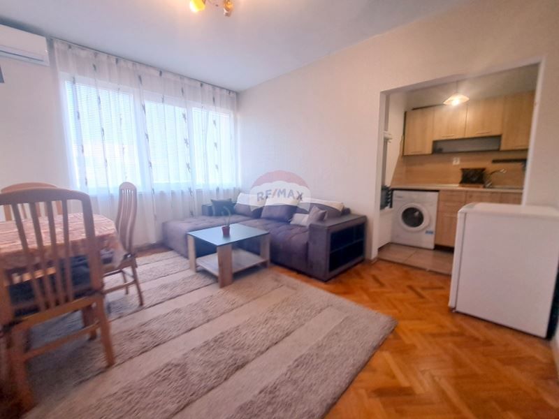 Дава се под наем Двустаен апартамент в Варна, Лятно кино Тракия - 52 кв.м за 433.5 € - Снимка #3