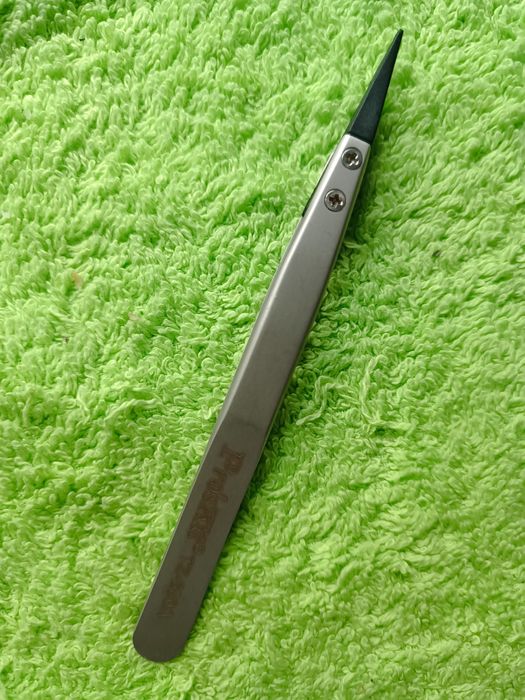 Penseta nemagnetizabil