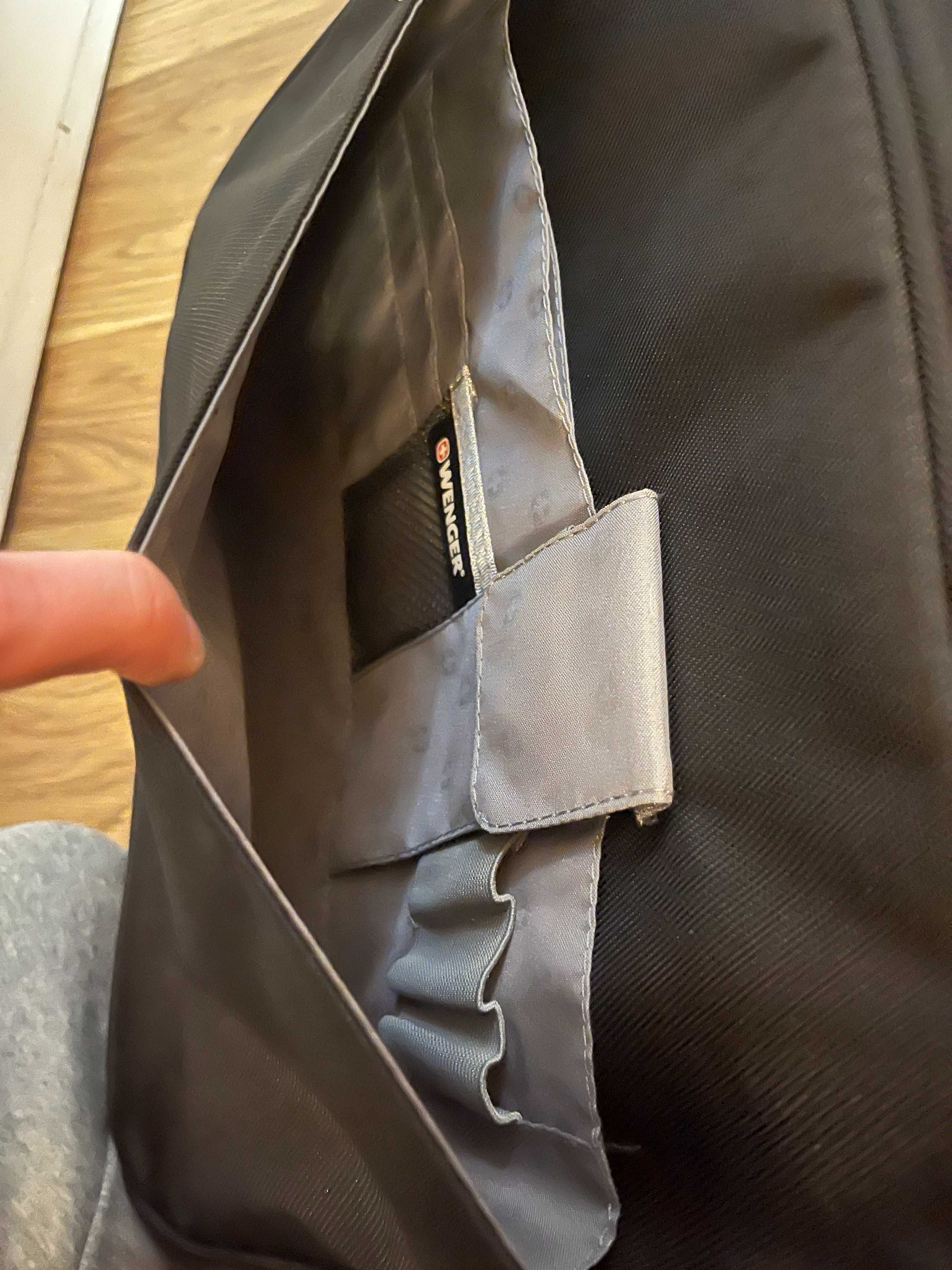 Чанта за лаптоп Wenger Business Basic Messenger Bag