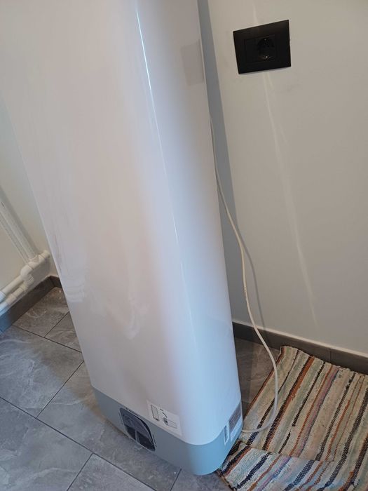 Boiler electric Ariston Velis Evo 100 inca in garantie.