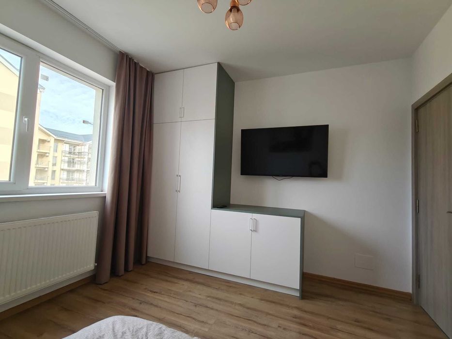 Apartament cu 3 camere, decomandat, metrou Berceni, parcare subterana