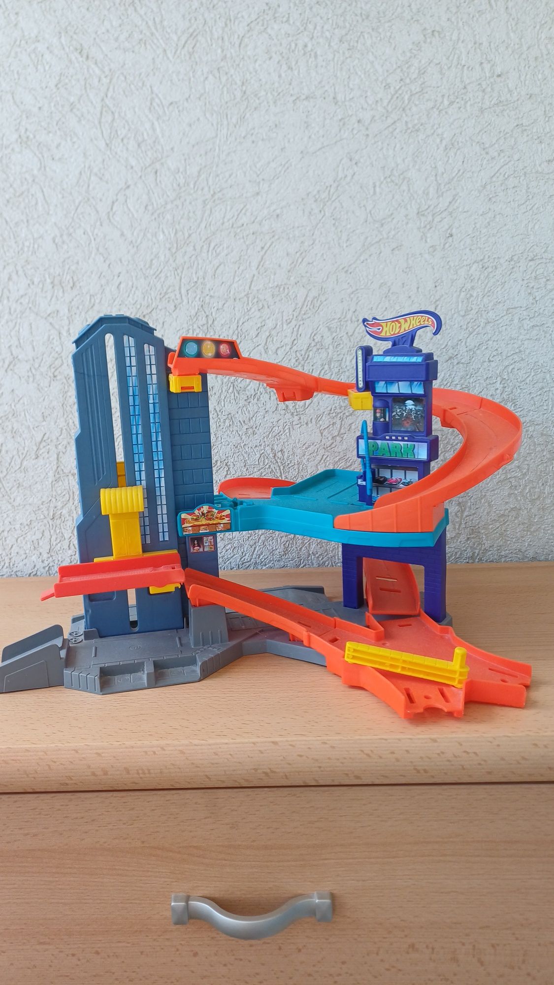 Писти hot wheels и автовоз hot wheels