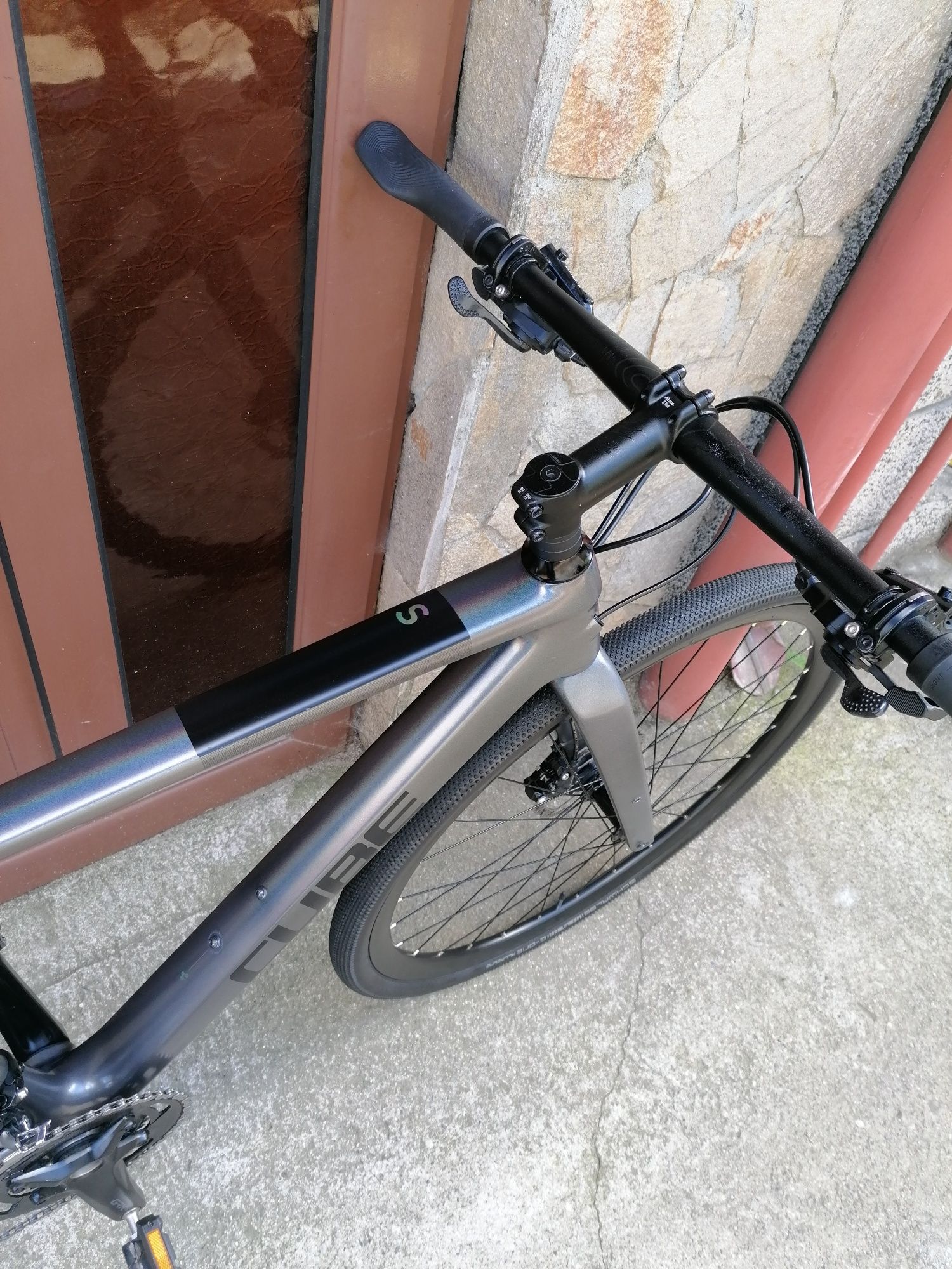 CUBE Карбон Гравел-Хибрид 28 цола, Shimano GRX 2 * 11,Хидравлика