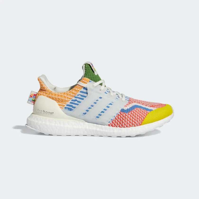 Оригинални маратонки * ADIDAS ULTRABOOST 5.0 DNA *Love Unites * 41 1/3