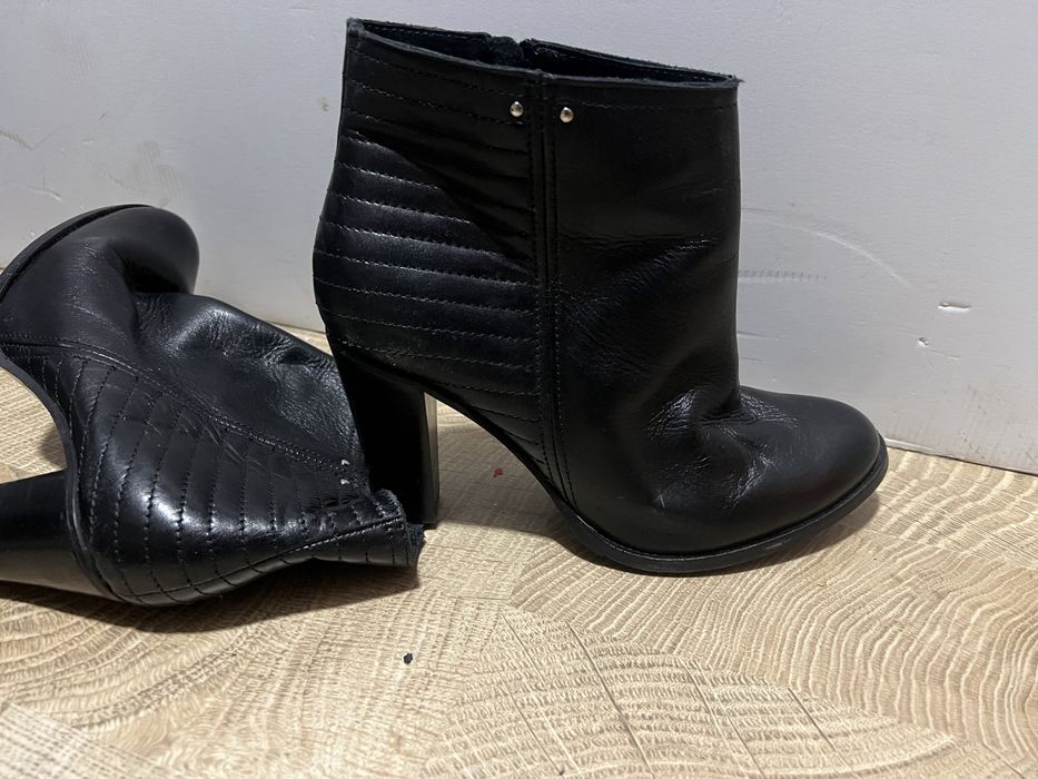 Ghete/ pantofi piele naturala marime 38-39