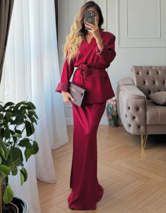 Продам вечерние платья, почти новые, размер s-m