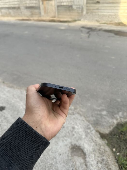 Продаётся Iphone 12