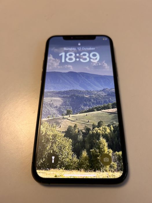 iPhone 11 Pro 81% baterie - full box