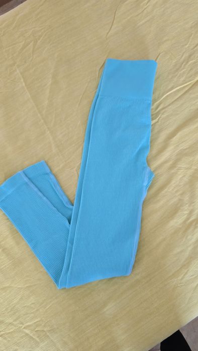 Еластичен спортен клин с повдигащ ефект