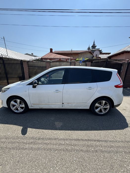 Renault scenic bose edition