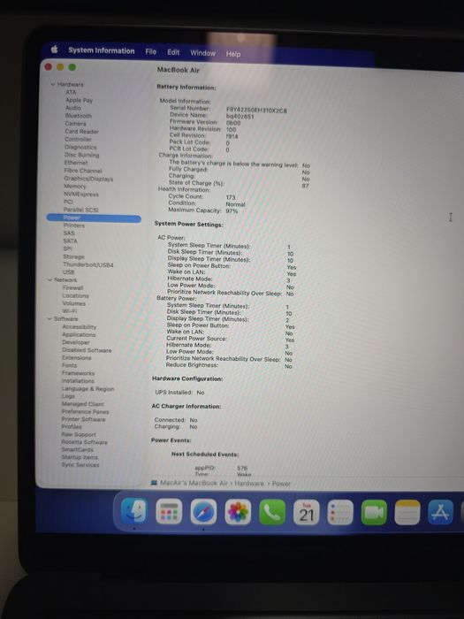 MacBook Air M2 13.6” Midnight – Ca nou, 97% baterie, garanție 2026 oct