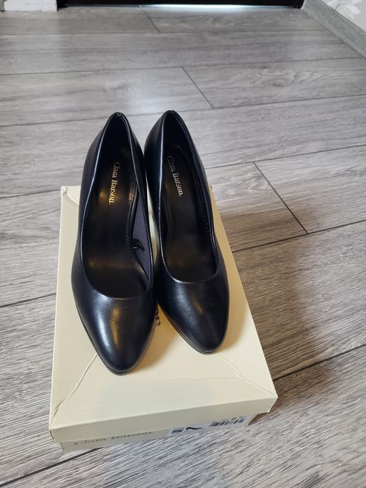 Pantofi eleganți